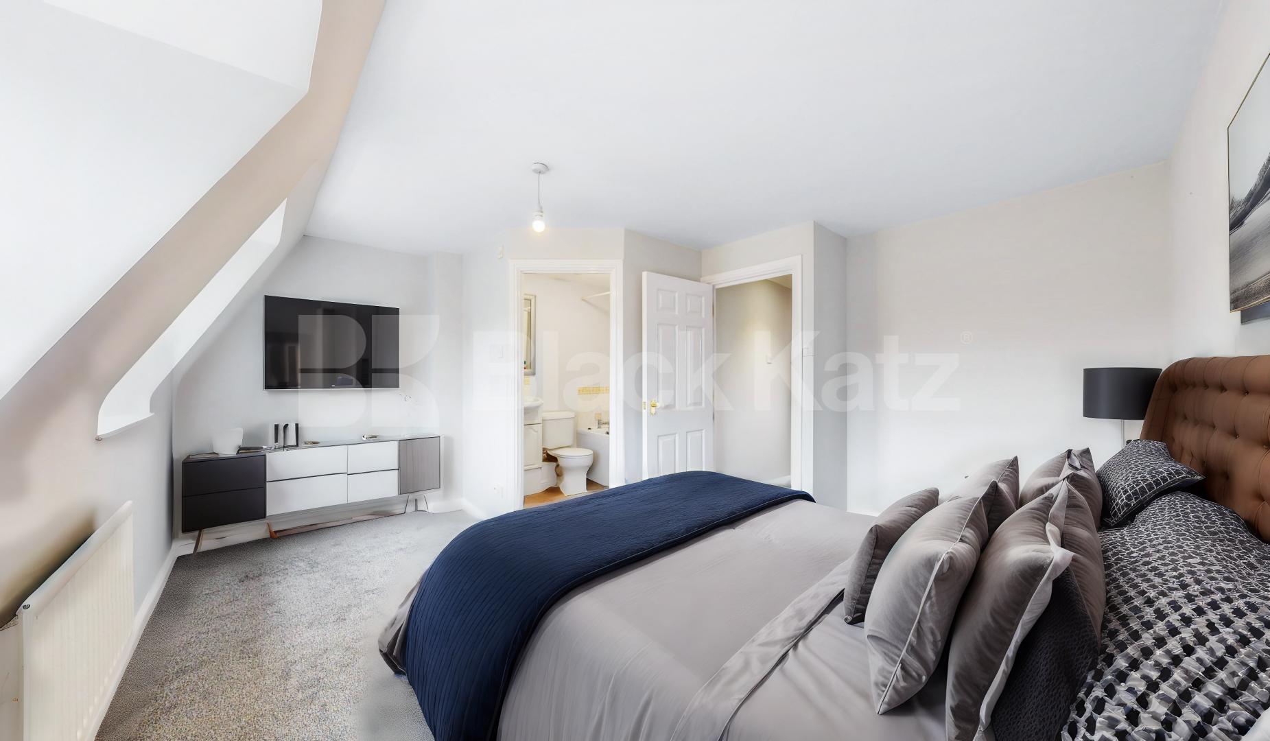 Semi-detached house Melrose Avenue, Willesden Green